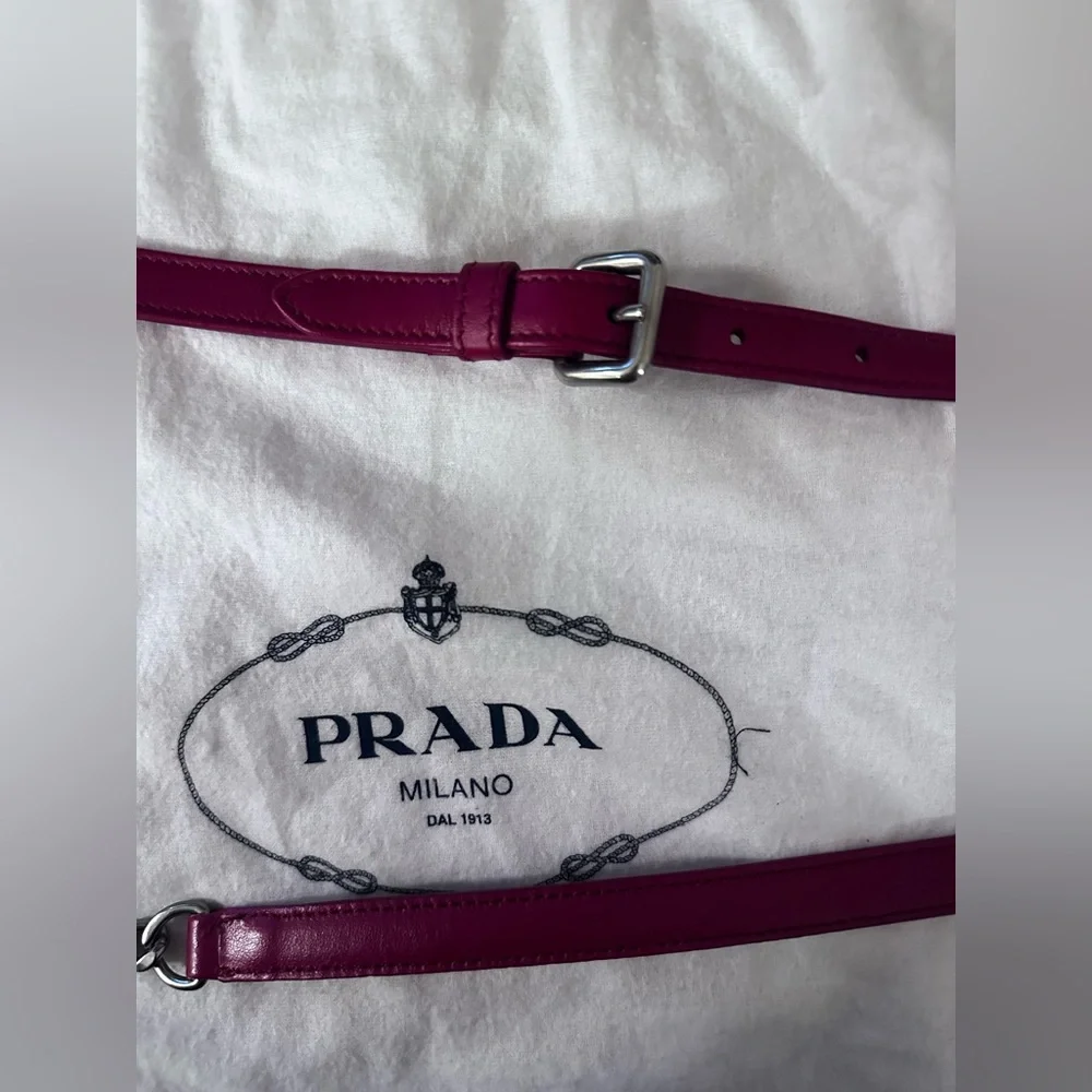 Authentic Prada Red Quilted Leather Shoulder/Crossbody bag-excellent Condition - Picture 3 of 8
